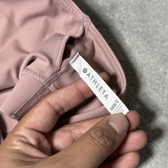 ATHLETA Yin Bra in Pink Size 38B/C Yoga Running Athletic Gym Workout Training - Picture 3 of 6